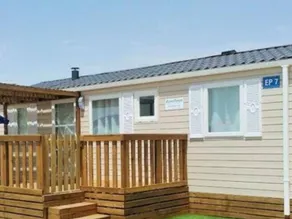 Mobilheim mit beheiztem Pool und Terrasse - Image 4
