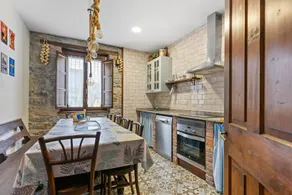 Holiday home with garden, BBQ & terrace | Mountain view - Image 4