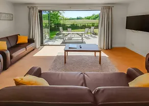 Family-friendly charming cottage with garden - Image 4