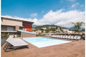 Holiday apartment with terrace & pool - Image 2