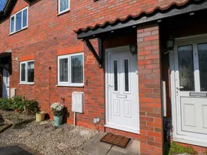 Family-oriented lovely cottage with garden | Pets are welcome - Image 2