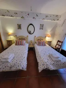 Apartment on Riaza’s Plaza Mayor with Balcony and Church Views - Image 2