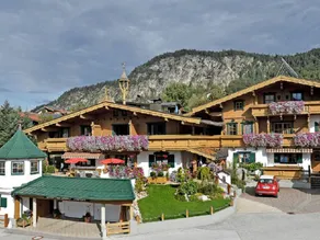 Apartment with terrace - Image 3