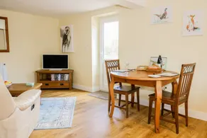 Cottage with garden - Image 4