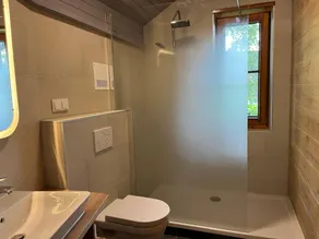 Wohnung mit Terrasse, beheiztem Pool und Garten - Image 3