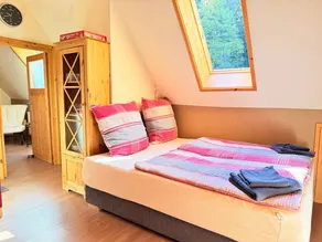 Cozy Rooftop Studio “Tannenwipfel” with Infrared Sauna, Dog-Friendly, WiFi - Image 5