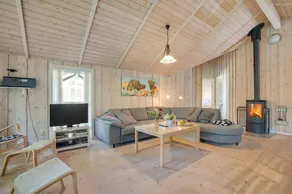 Family-oriented pleasant holiday home with sauna, garden & terrace | Pet-friendly - Image 4