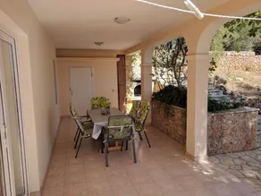 Apartment with garden, terrace & barbeque | Sea view | Dogs allowed - Image 3