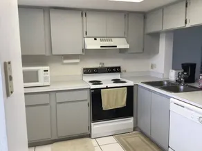 Agréable appartement avec piscine | Vue lac - Image 2