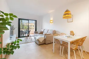 Flat with pool & terrace - Image 5