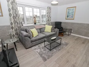 Family-friendly cottage with pool | Pets are welcome - Image 3
