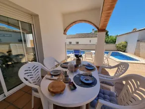 House with private pool - Image 2