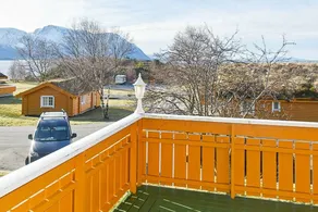 Holiday home with terrace & garden | Water view - Image 2