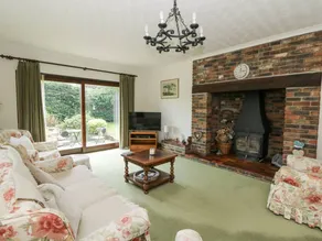 Cottage with garden - Image 5