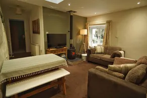 Beech Cottage Sleeps 4 with Hot Tub - Image 4