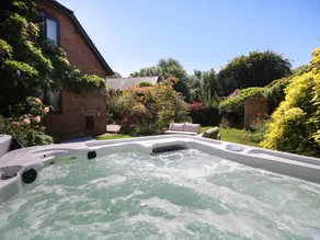 Fully equipped lovely cottage with garden & hot tub | Pets are welcome - Image 2