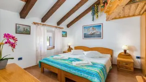 Holiday apartment with garden & BBQ - Image 3