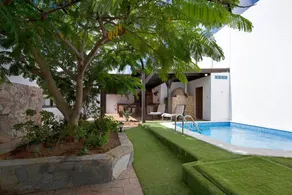 House with private pool, barbeque & terrace | Mountain view | Perfect for remote work - Image 3
