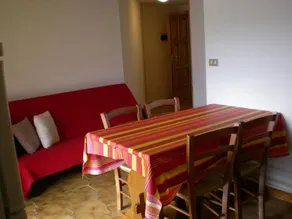 Holiday apartment with garden & BBQ | Mountain view - Image 5