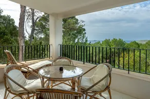 Holiday Home "Juliarina" with Sea View, Garden & Wi-Fi - Image 3