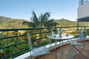 Spacieuse maison entièrement équipée avec piscine privée, jardin et internet haut débit | Vue montagne | Idéale pour le télétravail | Avec animaux bienvenus - Image 4