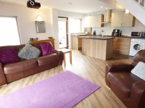 Family-friendly lovely cottage with jacuzzi & garden | Pets allowed - Image 5