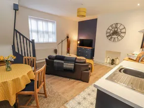 Cottage with garden - Image 4