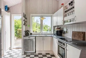 House with sauna, BBQ & jacuzzi - Image 5
