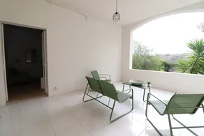 Villa con piscina privata e giardino - Image 2
