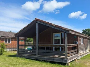 Chalet with terrace - Image 4
