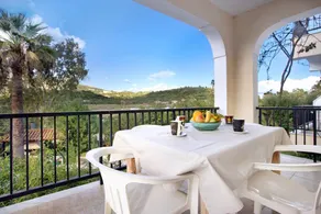 Flat with garden & terrace | Garden view - Image 3