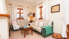 Holiday apartment with pool, garden & barbecue - Image 3