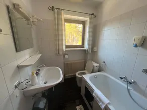 Espléndida hostal con desayuno con sauna y jardín | Admite mascotas - Image 3