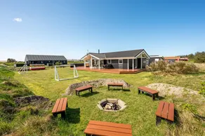 Children-friendly holiday home with jacuzzi, terrace & sauna - Image 3