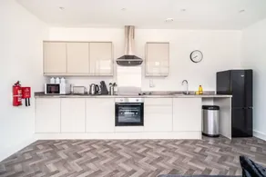 Central Wrexham 1BR Apt, Walk to Station & Town - Image 3