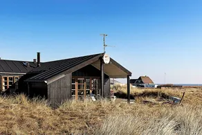 House with hot tub, terrace & sauna - Image 3
