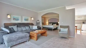 Fully equipped holiday home with terrace, BBQ & garden - Image 2