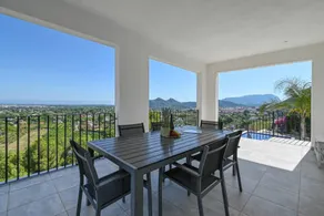 Holiday home with pool, barbecue & garden - Image 3