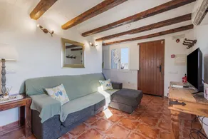 Holiday home with terrace, BBQ & garden - Image 2