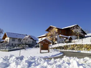 Holiday home with pool, barbeque & garden - Image 4