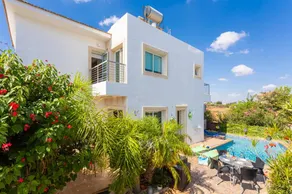 Nice villa with barbeque, terrace & garden - Image 4