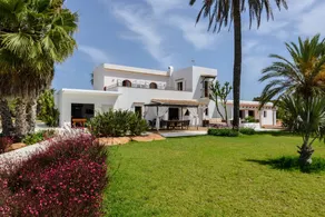 Villa conviviale et familiale avec piscine privée, jardin et terrasse - Image 2