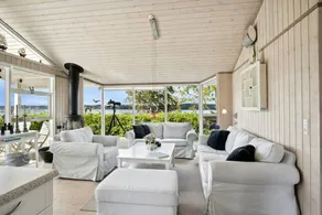 Family-oriented holiday home with barbecue & terrace | Sea view | Suitable for remote work - Image 4