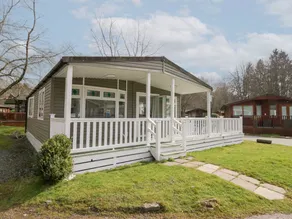 Cottage with pool - Image 2
