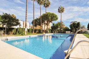Holiday apartment with pool, garden & terrace - Image 5
