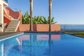 Villa avec terrasse, piscine privée et jacuzzi | Vue montagne - Image 5