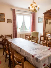 Fully equipped house with barbeque & garden - Image 5