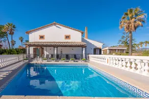 Villa with garden, private pool & terrace - Image 2