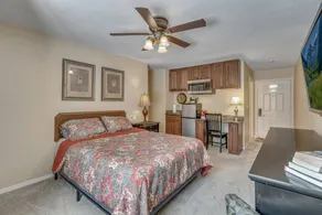 Warm Getaway In Denver Tech Center - Image 2