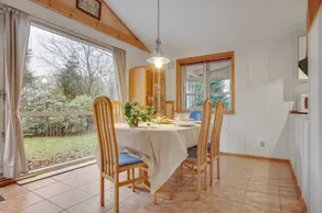 Holiday home with BBQ, terrace & jacuzzi - Image 5
